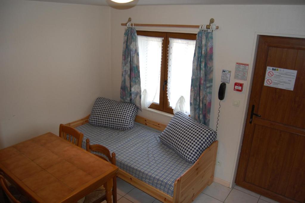 Auberge Du Bord Des Eaux - Demi-Pension Assuree Sur Reservation Saint-Amand-les-Eaux Δωμάτιο φωτογραφία